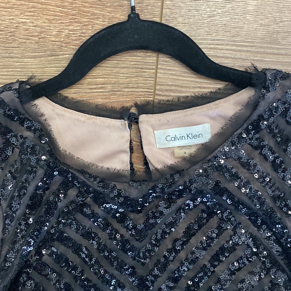 Calvin Klein size 8 black sequinned mermaid evening dress. - Picture 3 of 6